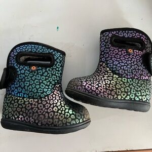 Bogs Kids' Iridescent Rainbow Leopard Waterproof Boots